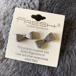NEW: Silver bow earrings